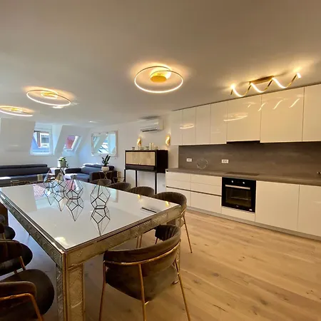 Ab - The Princess Castle Triplex Apartma *