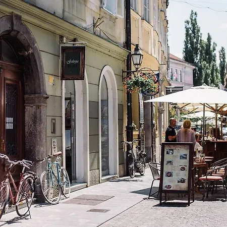 Ab - The Princess Castle Triplex Liubliana