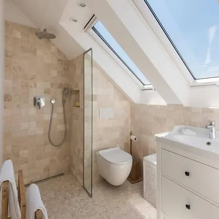 Apartment Ab - The Princess Castle Triplex