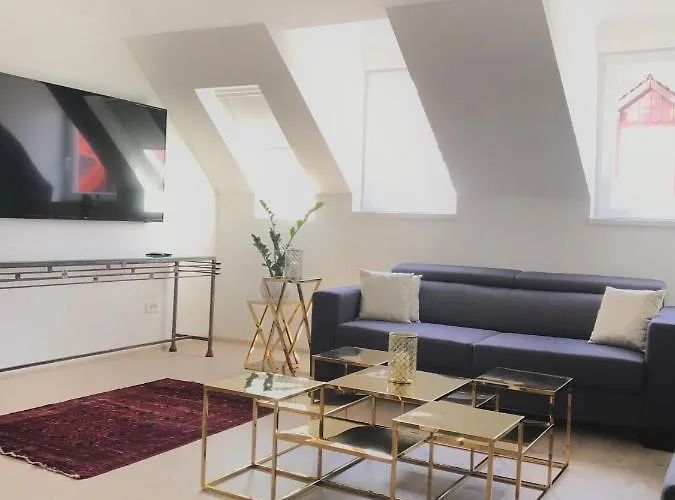 Ab - The Princess Castle Triplex アパート *