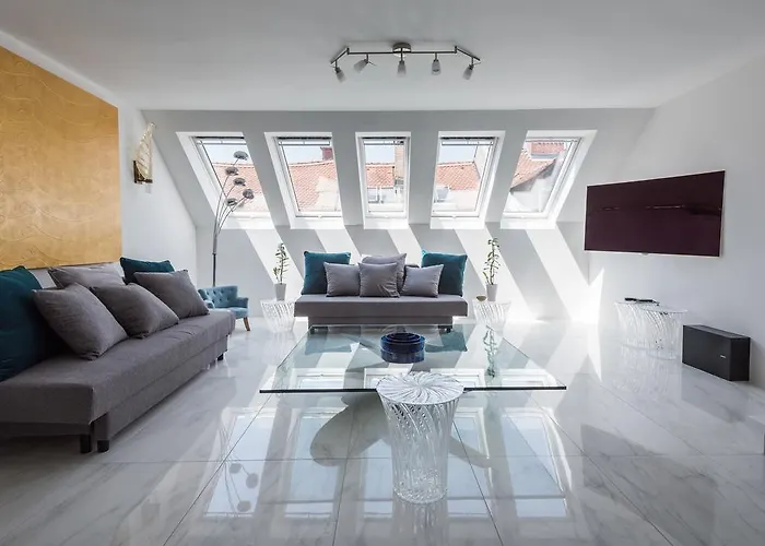 Ab - The Princess Castle Triplex Apartma